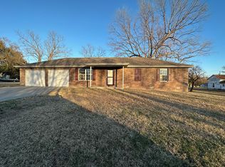 420 N Claud Ave, Bolivar, MO 65613