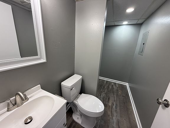 4th image of 163 W Thomas St #1