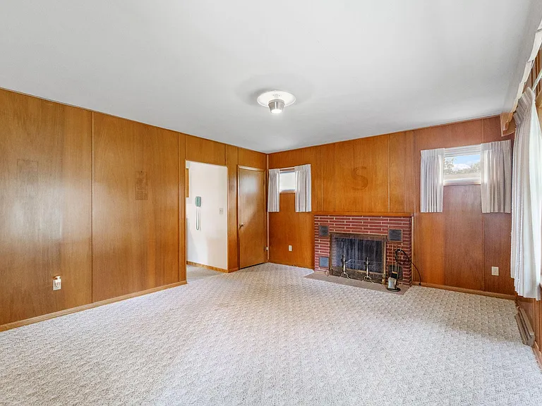 1238 S Hill Dr — Photo 15