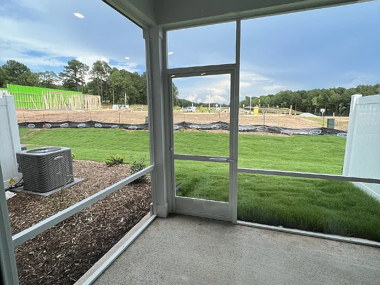 1090 Gemma Dr — Photo 7