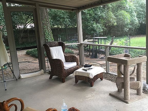 Screened in patio