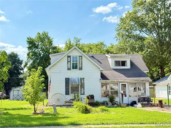 402 S East St, New Athens, IL 62264