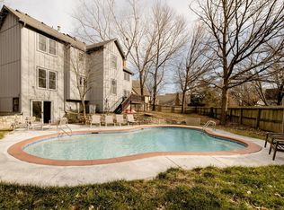 9621 W 116th St, Overland Park, KS 66210