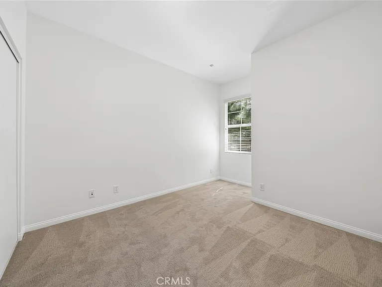 215 Dewdrop — Photo 16