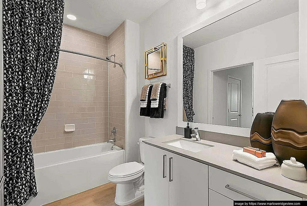 2 bed, 2.0 bath, 1030 sqft, $1,639 — Photo 2