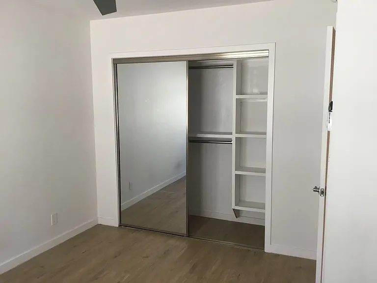 COMPLETELY REMODELED TOWNHOUSE FOR RENT — Photo 22
