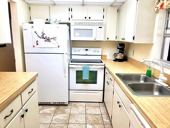 5th image of 2240 Grenadier Dr