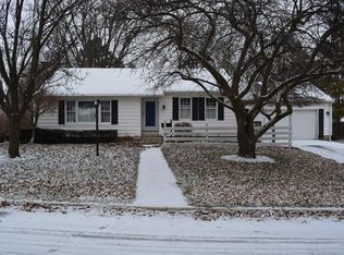 52 Pleasant St, Mechanicsburg, OH 43044