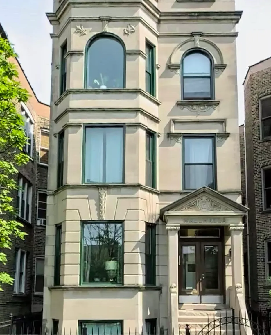 3 bed, 1100 sqft, $2,900 — Photo 1
