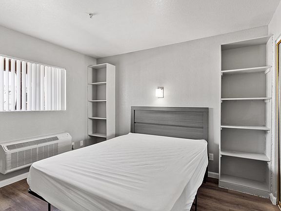 5th image of 3825 Cambridge St #1d587f3f5