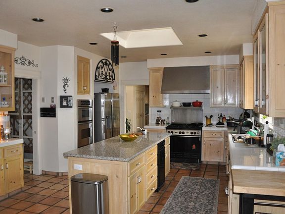 2nd image of 300 McMahon Rd