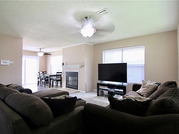 2nd image of 835 Wyndham Pl