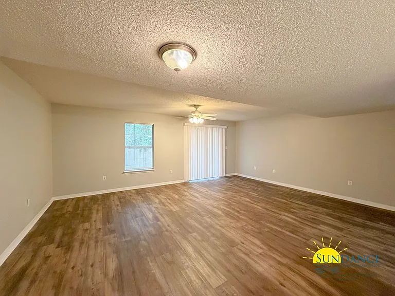 360 Schneider Dr #6 — Photo 7
