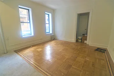Rented by LEE & ASSOCIATES NYC RESIDENTIAL LLC