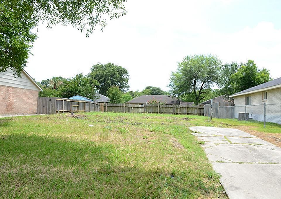 2nd image of 10819 Sela Ln