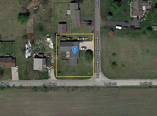 6225 Oakwood St, North Judson, IN 46366