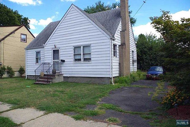 2nd image of 30 William St