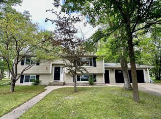 409 Roosevelt St NE, Warroad, MN 56763