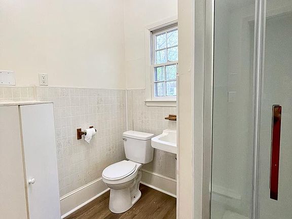 5th image of 3012 Joan Ave