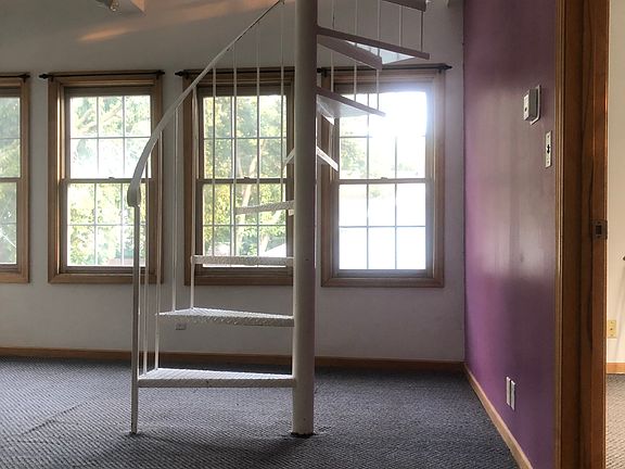 3rd image of 1823 Jackson St NE #2