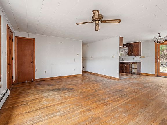 3rd image of 7256 Oak Hill Road