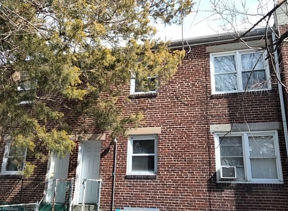 3rd image of 1917 47th St