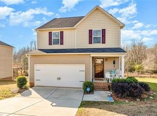 1377 Robins Nest Dr, Asheboro, NC 27203