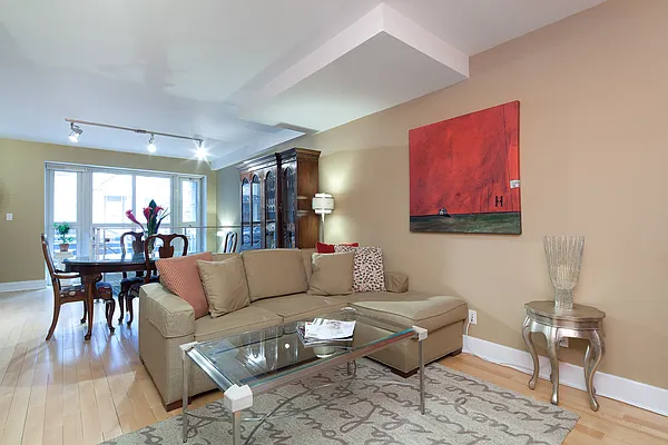 Sold by aptsandlofts.com | media 10