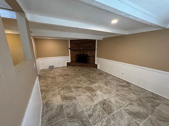 2nd image of 417 Beach St