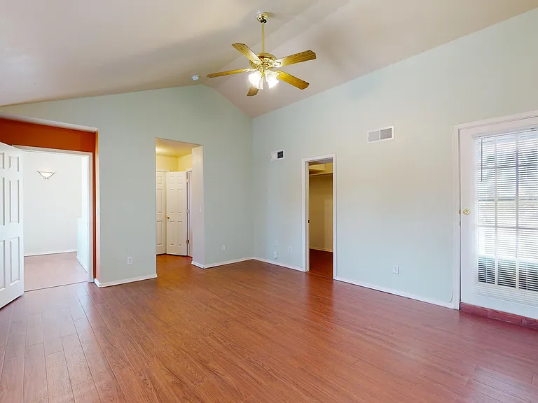 6256 Escondido Dr — Photo 15