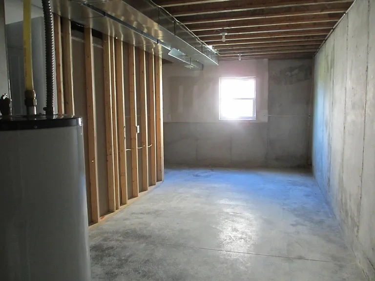 1403 Nottingham Dr — Photo 40