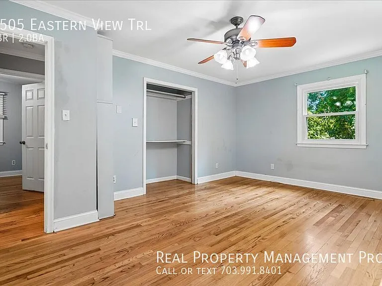 9505 Eastern View Trl — Photo 14