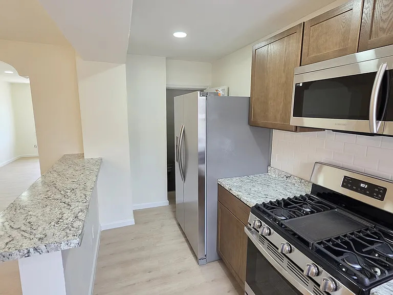 5449 Claridge St — Photo 8