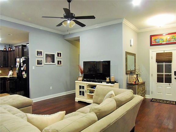 4th image of 2613 Seashore Dr
