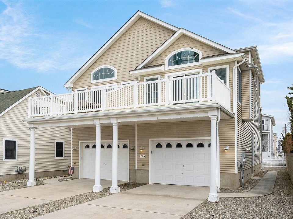 1st image of 209 80th St E #Sea