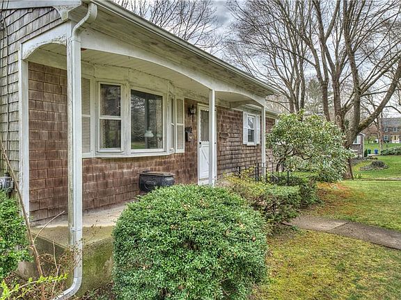 2nd image of 62 Pond St