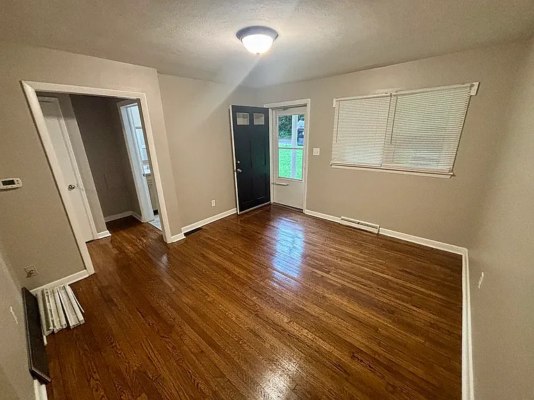 703 F St — Photo 3