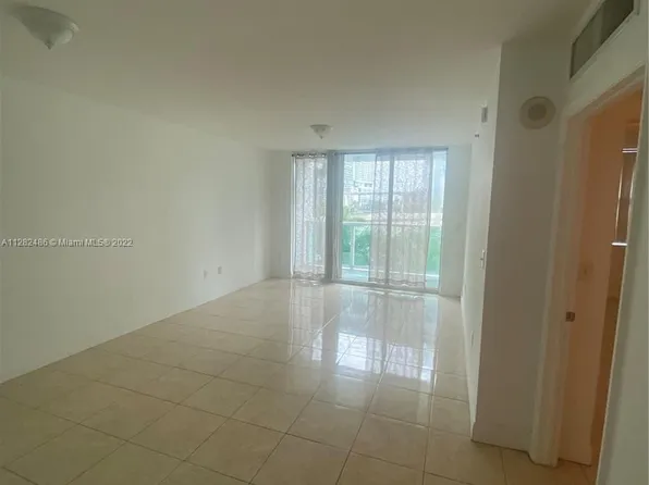 31 SE 5th St APT 409, Miami, FL 33131