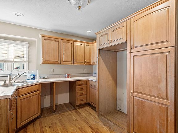 4th image of 1817 Wild Rose Ln