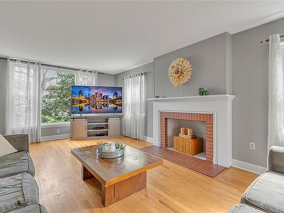 5th image of 2893 Brodhead Rd