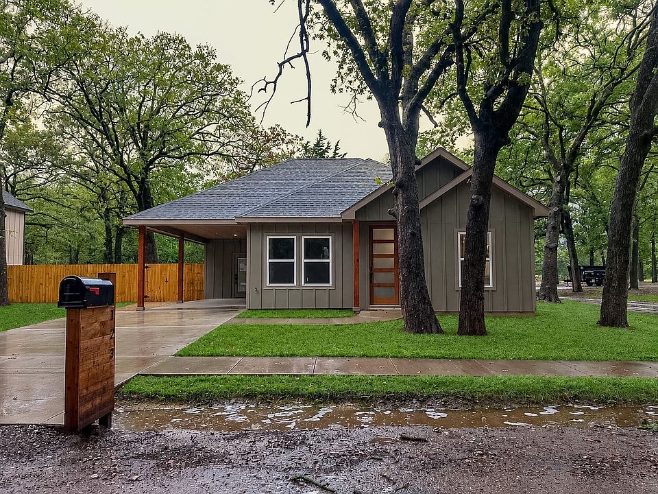 1st image of 123 Seagrove Ln