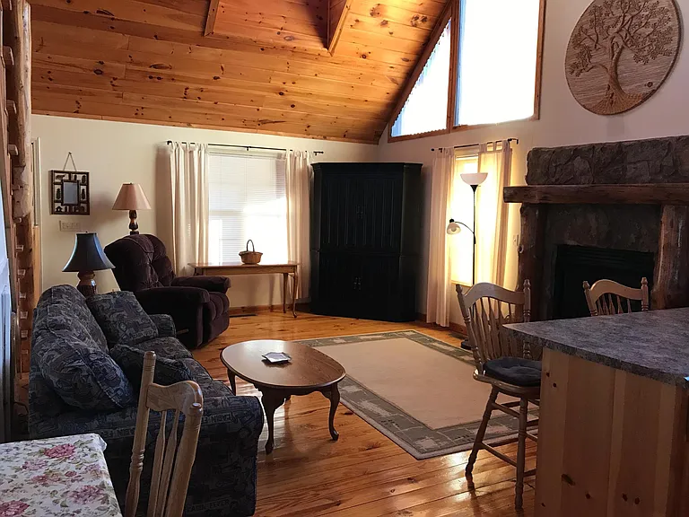 106 Ridge Ln — Photo 3