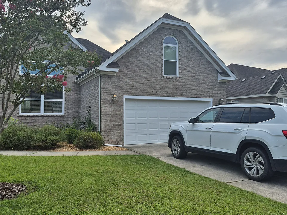 2408 Dewberry Ln