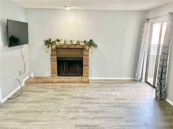 2nd image of 1901 Holleman Dr W APT 411