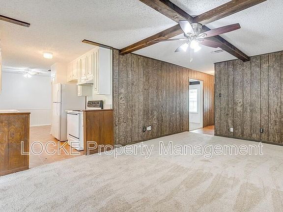 4th image of 812 E Prairie View Rd