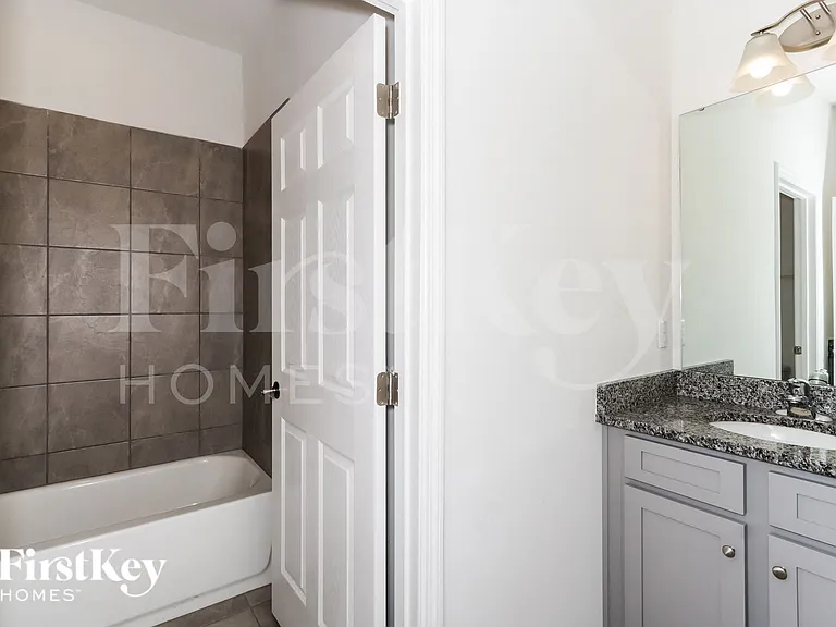 340 Corbel Ln — Photo 13
