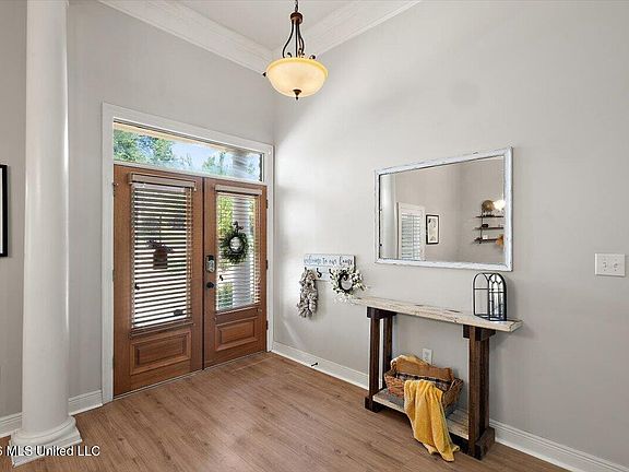 5th image of 707 Highland Pl