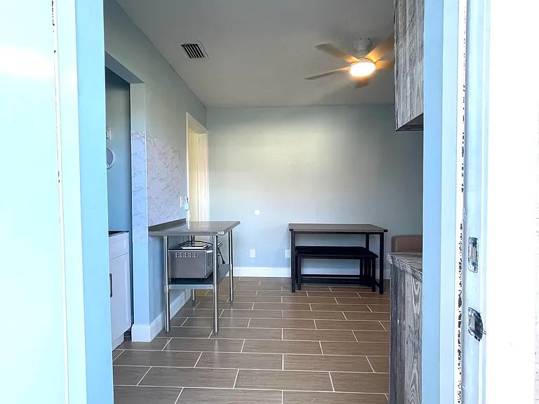 5753 SE Mercedes Ave — Photo 5