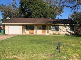 1206 Mac Dr, Sweeny, TX 77480