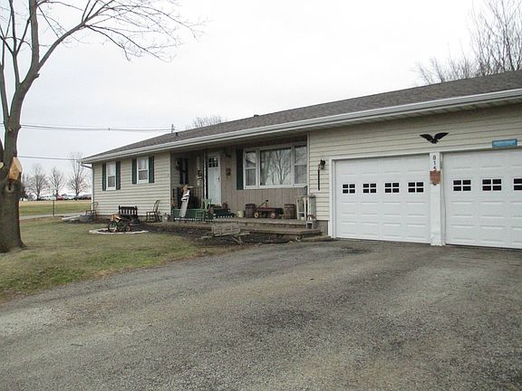 2nd image of 815 N Sunny Ln